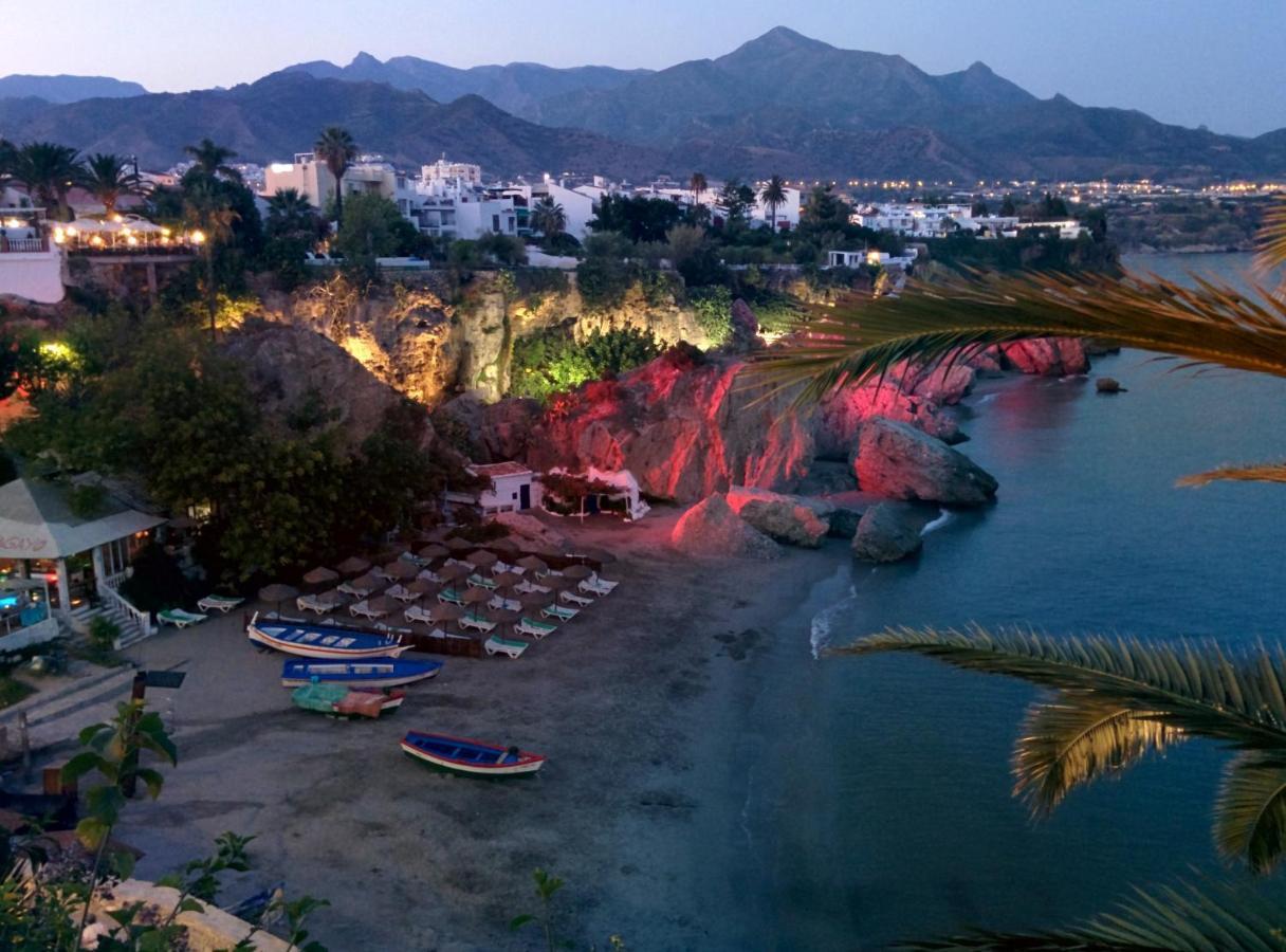 Apartamentos Eduardo Rico Nerja Kültér fotó